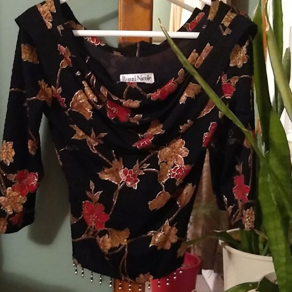 Ronni Nicole Shirt in great condition no flaws